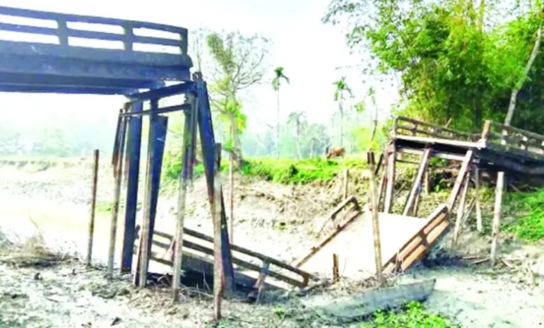 গত-আট-মাসে-ভেঙে-পড়েছে-একই-ঠিকাদারের-নির্মিত-১০-সেতু